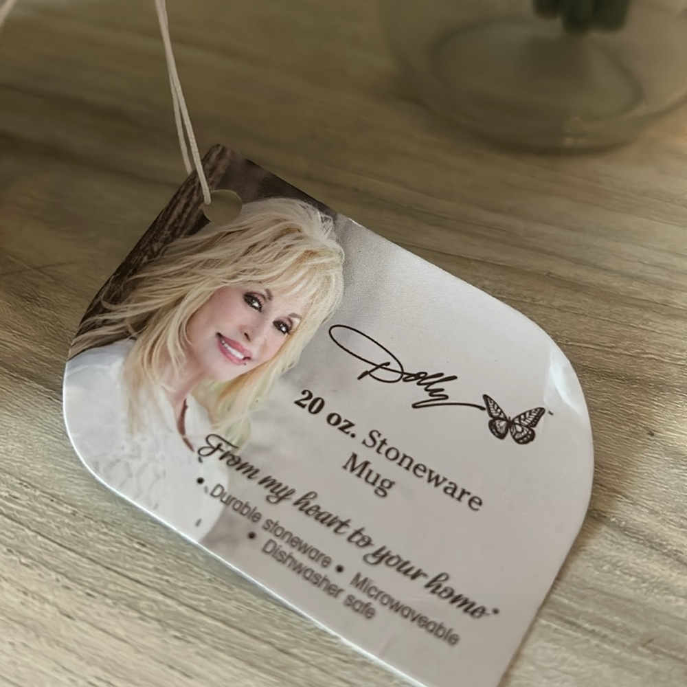 Dolly Parton mug NWT - Picture 2 of 5